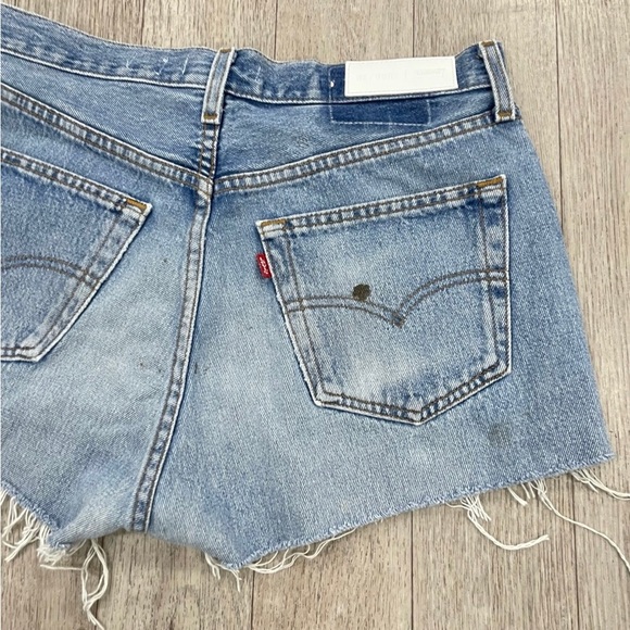 💥NEW 💥 Levi's REDONE Cut off Denim Jean - Picture 3 of 4